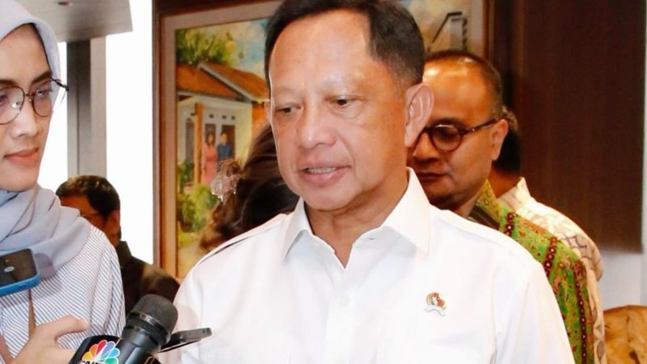 Kemendagri akan memberikan penghargaan dan sanksi kepada Pemda terkait implementasi kebijakan penghapusan retribusi PBG dan BPHTB bagi masyarakat berpenghasilan rendah (MBR).