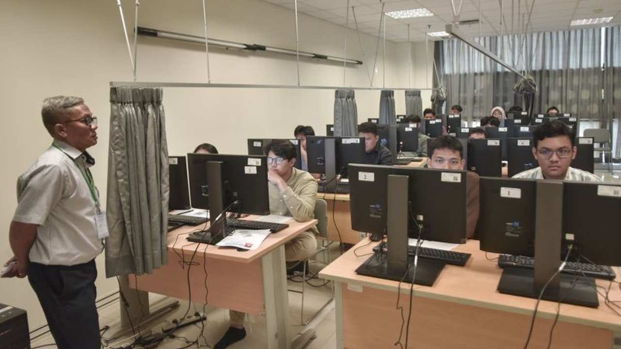 Panitia SNPMB 2025 membuka opsi pelaporan pelaku kecurangan UTBK 2025 ke pihak berwajib setelah investigasi dan evaluasi usai pelaksanaan ujian.