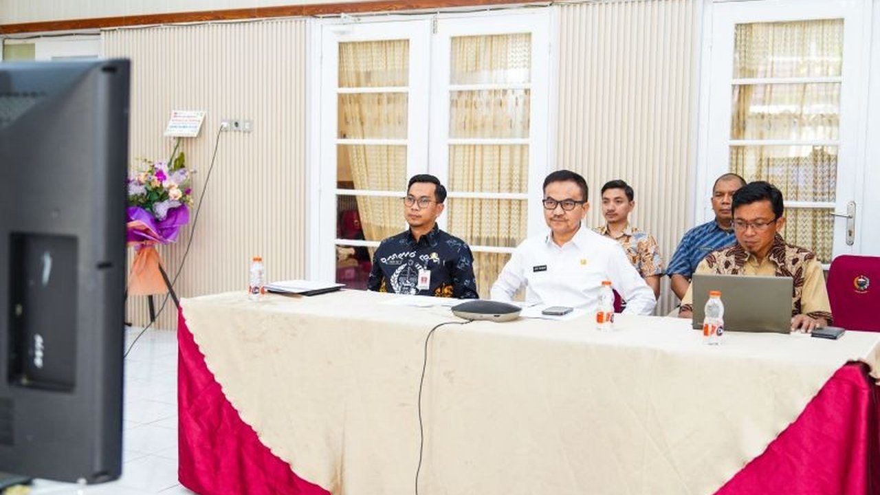 Pemerintah Provinsi Sulawesi Selatan (Sulsel) berkomitmen mendukung percepatan program kendaraan listrik berbasis baterai (KLBB) dengan menyediakan Stasiun Pengisian Kendaraan Listrik Umum (SPKLU) di beberapa lokasi strategis.