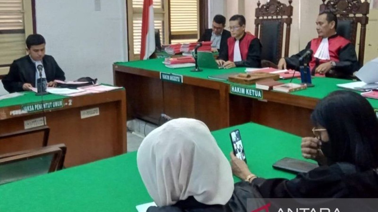 Jaksa tuntut hukuman mati terhadap dua terdakwa kasus penyelundupan 20 kg sabu dari Riau ke Medan; sidang akan dilanjutkan dengan pembacaan pledoi.