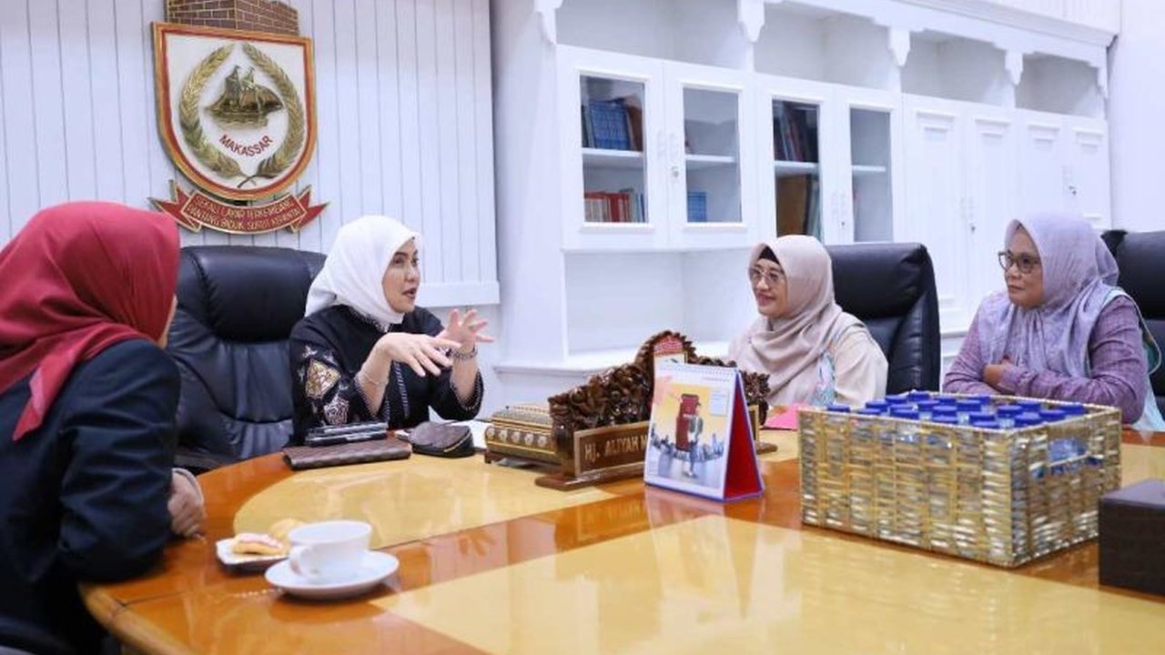 Wakil Wali Kota Makassar, Aliyah Mustika Ilham, tegaskan komitmen Pemkot Makassar dalam mengatasi masalah literasi dan stunting melalui program sosial yang inklusif dan berkelanjutan, berkolaborasi dengan Komunitas Ibu Cerdas Indonesia (KICI).