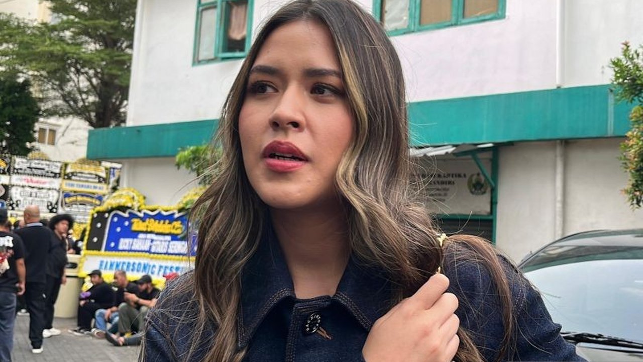 Penyanyi Raisa mengenang sosok gitaris Seringai, Ricky Siahaan, yang meninggal di Jepang, dan mengungkapkan kedekatan mereka yang tak terduga.