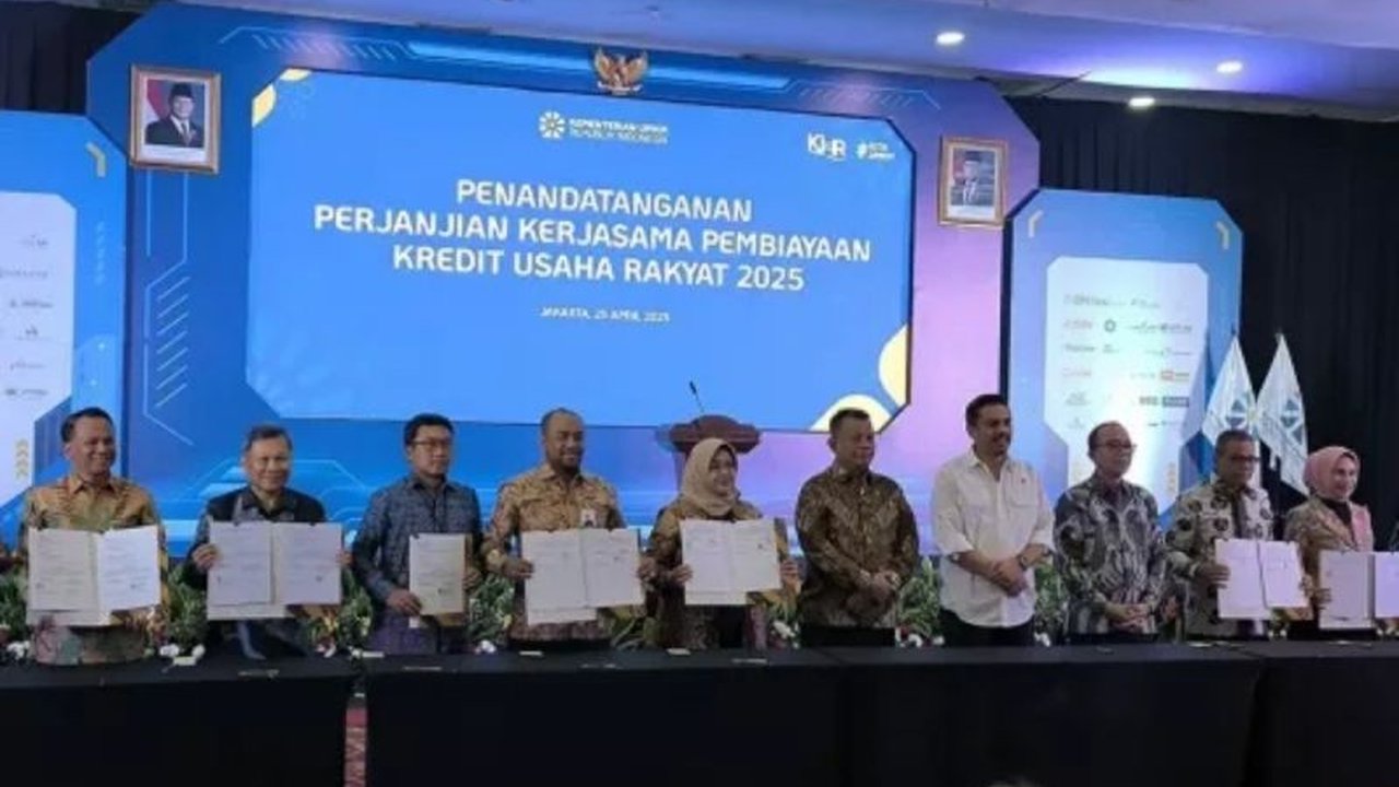 Bank SulutGo (BSG) memperoleh kuota penyaluran Kredit Usaha Rakyat (KUR) sebesar Rp160 miliar pada 2025 untuk mendukung UMKM di Sulawesi Utara dan Gorontalo,  mendukung pertumbuhan ekonomi daerah.