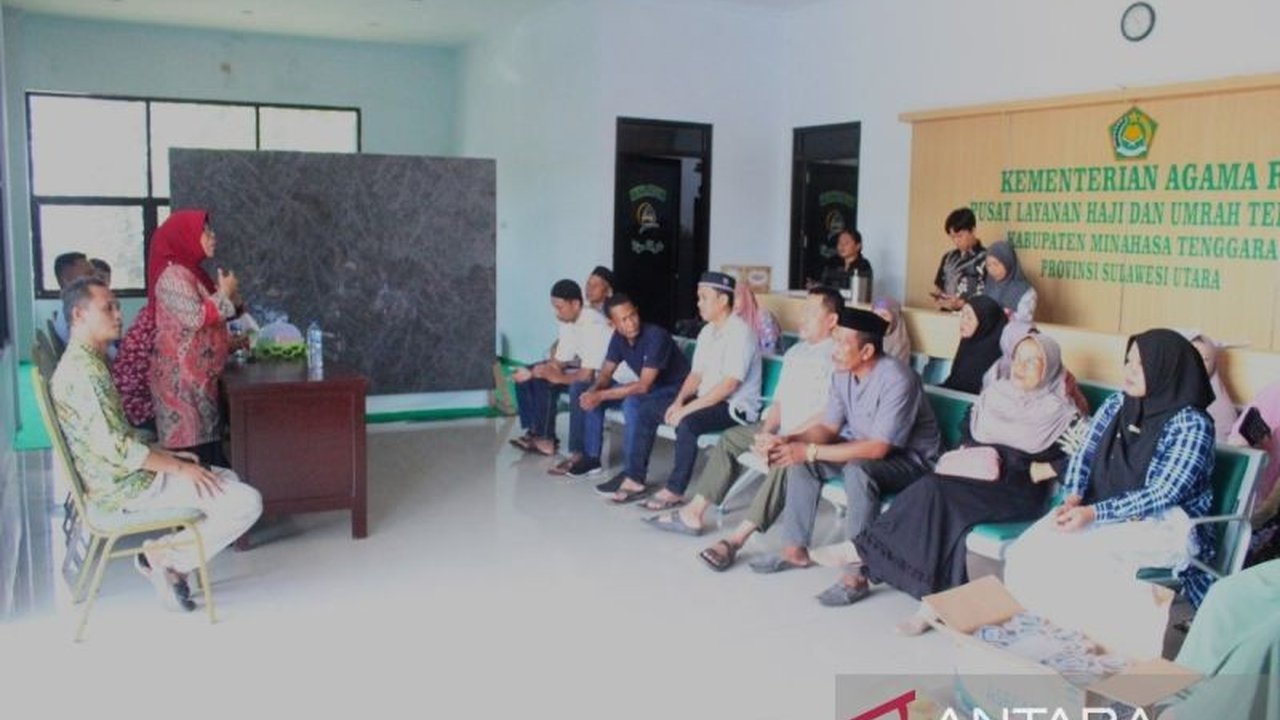 Kemenag Minahasa Tenggara menggelar manasik kesehatan dan vaksinasi meningitis serta polio bagi jamaah calon haji (JCH) untuk memastikan kesehatan dan kesiapan mereka sebelum berangkat ke Tanah Suci.