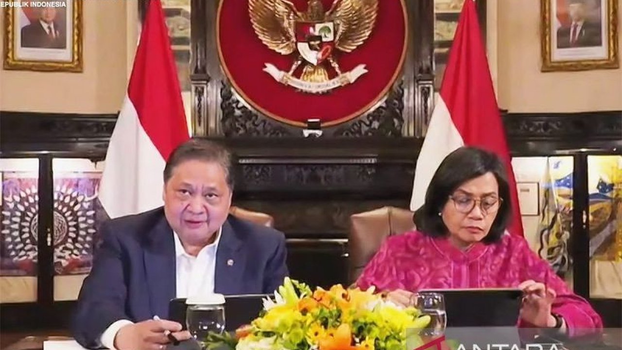 Menteri Keuangan AS memperkirakan butuh waktu 2-3 tahun untuk menyeimbangkan defisit perdagangan AS, mendorong Indonesia untuk memperkuat daya saing dan mencari alternatif pasar baru.