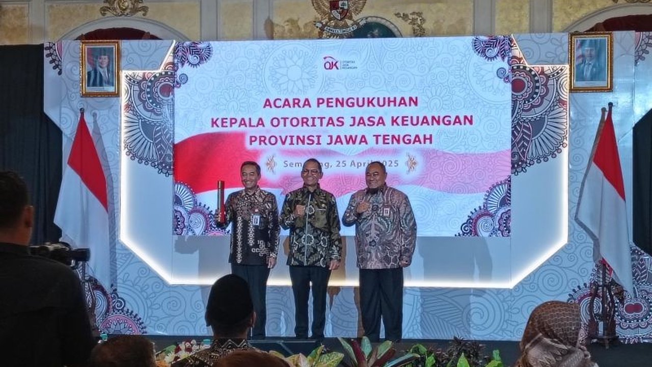 Hidayat Prabowo resmi menjabat Kepala OJK Jawa Tengah, berkomitmen mendorong penguatan sektor keuangan dan pengembangan ekonomi daerah melalui kolaborasi dengan berbagai pemangku kepentingan.