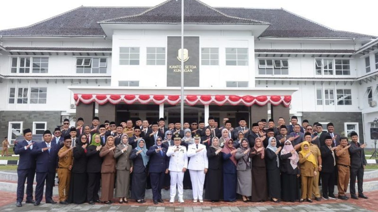 Pemerintah Kabupaten Kuningan berhasil melakukan efisiensi anggaran tahun 2025 hingga Rp45 miliar melalui pemangkasan sejumlah pos belanja tidak mendesak, untuk kemudian dialokasikan ke sektor prioritas.