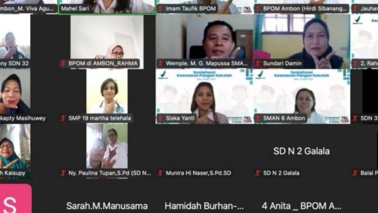 Balai POM Ambon melakukan sosialisasi keamanan pangan di 24 sekolah di Ambon, guna mendorong terciptanya lingkungan belajar yang sehat dan aman melalui program Sadar Pangan Aman Sekolah (SAPA Sekolah).