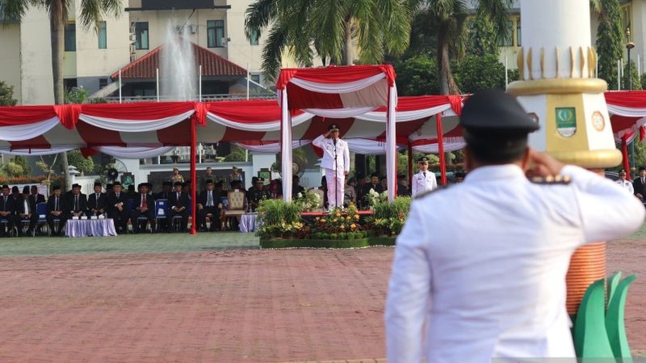 Wakil Bupati Bekasi, Asep Surya Atmaja, menekankan pentingnya sinergi pemerintah pusat dan daerah sebagai kunci keberhasilan otonomi daerah dalam membangun Indonesia menuju visi Emas 2045.