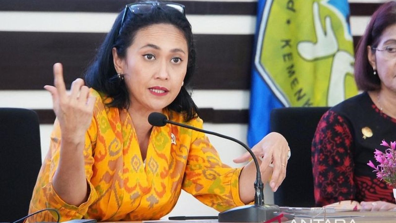 Wakil Menteri P2MI Christina Aryani menekankan pentingnya prosedur yang benar bagi pekerja migran Indonesia untuk mencapai kemakmuran, didukung data penempatan pekerja migran dan peluang pasar baru.