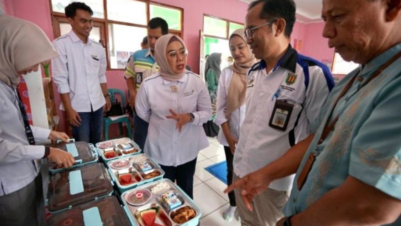 PT Adaro Andalan Indonesia berkolaborasi dengan Pemkab Tabalong meluncurkan program Makan Bergizi Gratis (MBG) untuk anak usia dini di Kalimantan Selatan, guna mendukung tumbuh kembang anak secara optimal.