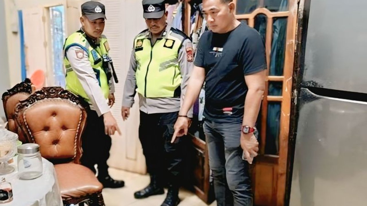 Tragedi pembunuhan menggemparkan terjadi di OKU Timur, Sumatera Selatan; seorang ibu tewas ditembak anaknya sendiri akibat permasalahan hutang piutang sebesar Rp3 juta.