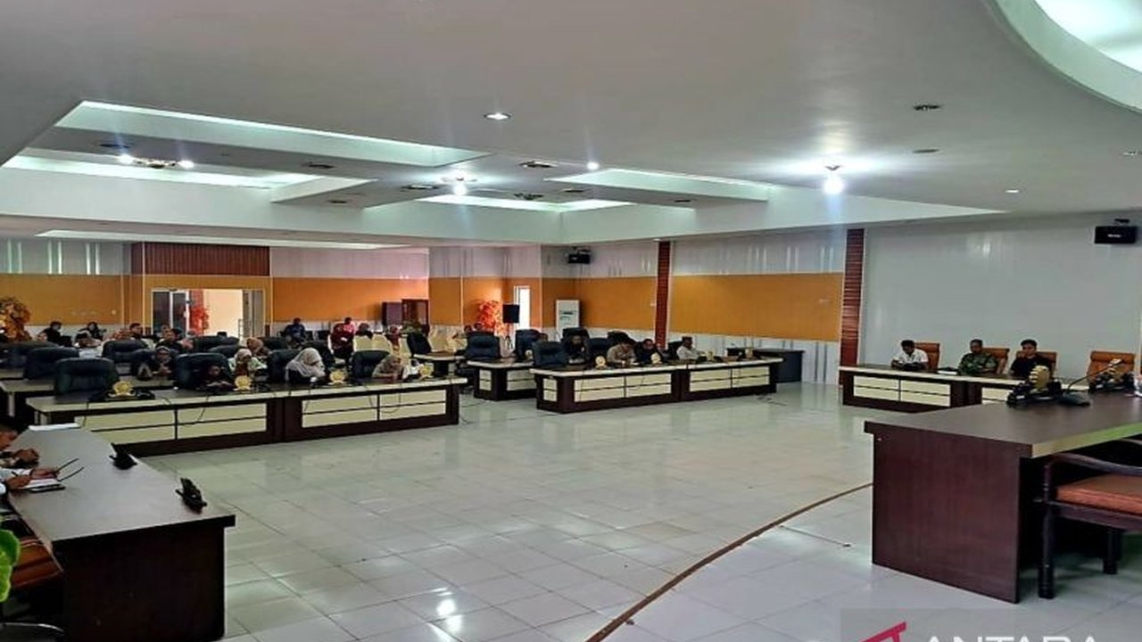 DPRD Gorontalo Utara memberikan rekomendasi penting kepada Pemda Gorontalo Utara pasca membahas Laporan Keterangan Pertanggungjawaban (LKPJ) Bupati Tahun Anggaran 2024, yang berfokus pada peningkatan tata kelola pemerintahan dan pelayanan publik.