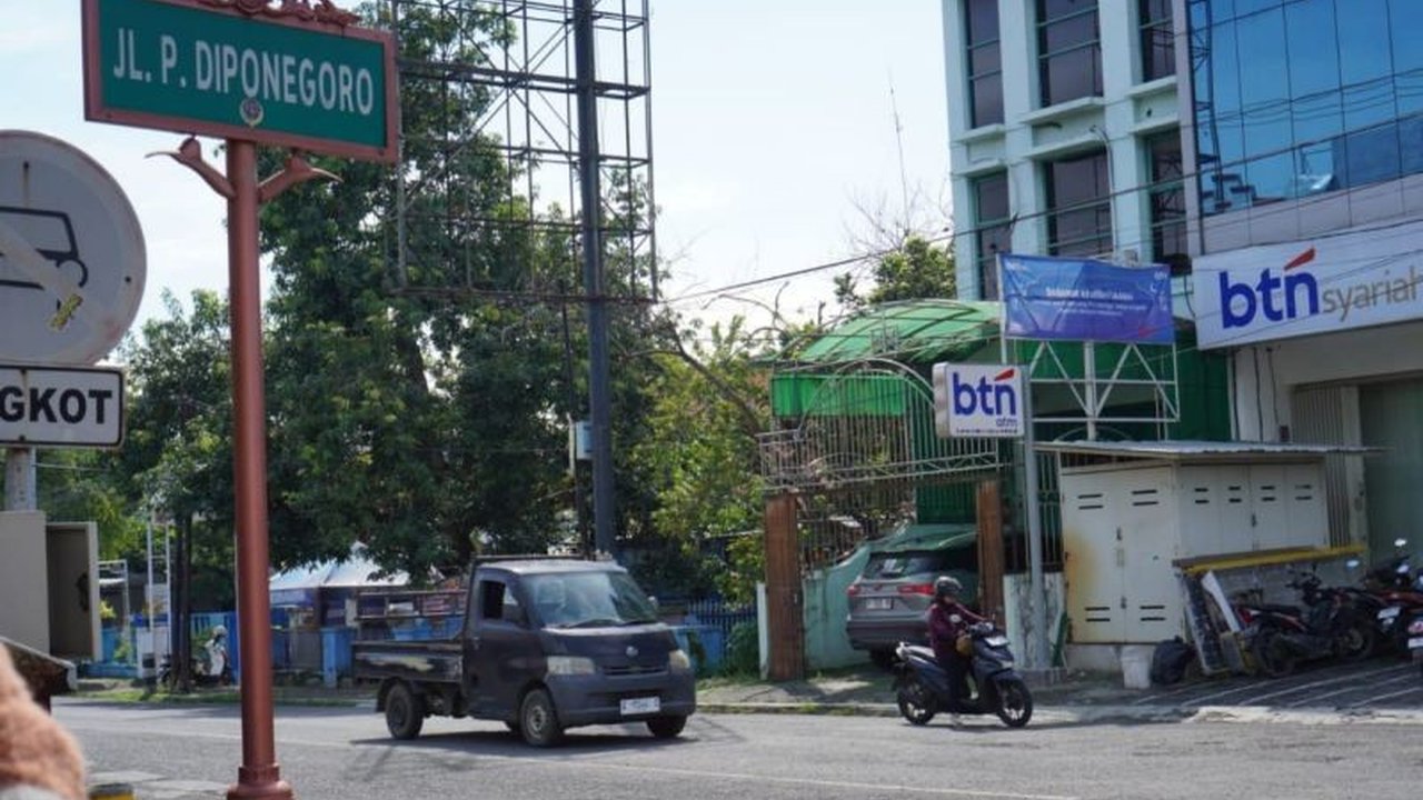 Pemerintah Kota Pekalongan mulai perbaiki Jalan Imam Bonjol dan Diponegoro sepanjang 1,1 kilometer, ditargetkan selesai dalam 90 hari kerja.