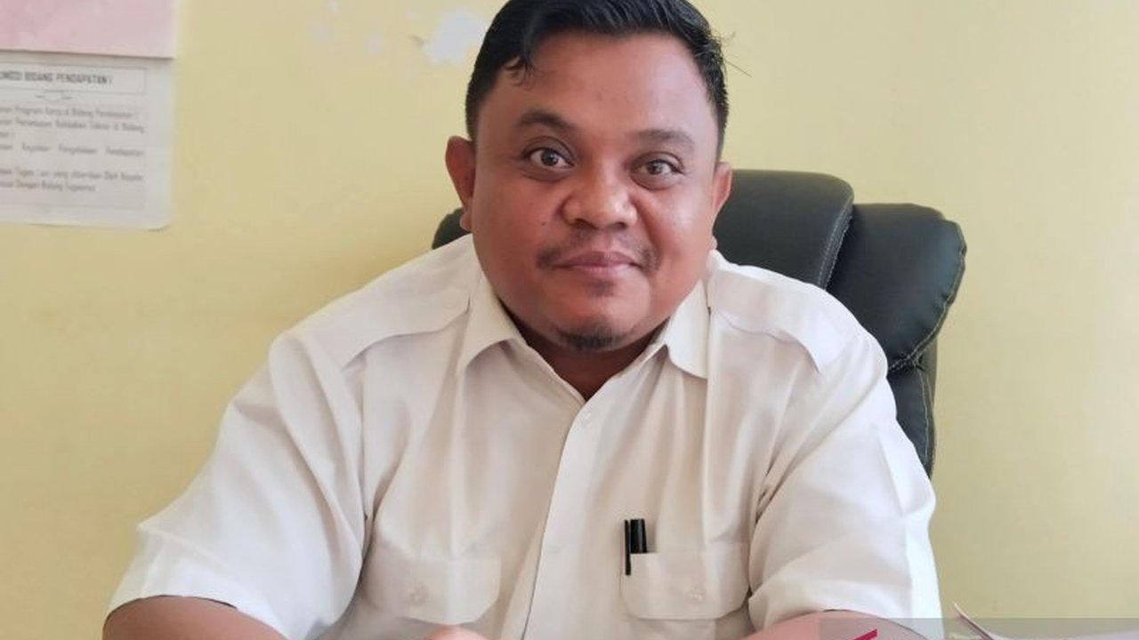 Pemkab Mukomuko terapkan tarif baru pajak listrik non-PLN berdasarkan Perda 2/2024 dan Perbup 32/2024, berpotensi meningkatkan Pendapatan Asli Daerah hingga 100 persen.