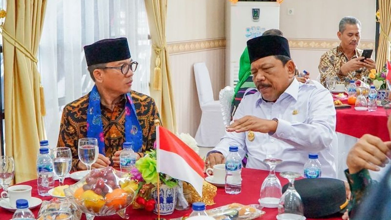 Wagub Bengkulu, Mian, mendesak adanya opsi revitalisasi Pelabuhan Pulau Baai selain melalui Pelindo, guna memastikan proyek Rp1 triliun tersebut berjalan tepat waktu dan mengatasi potensi kendala.