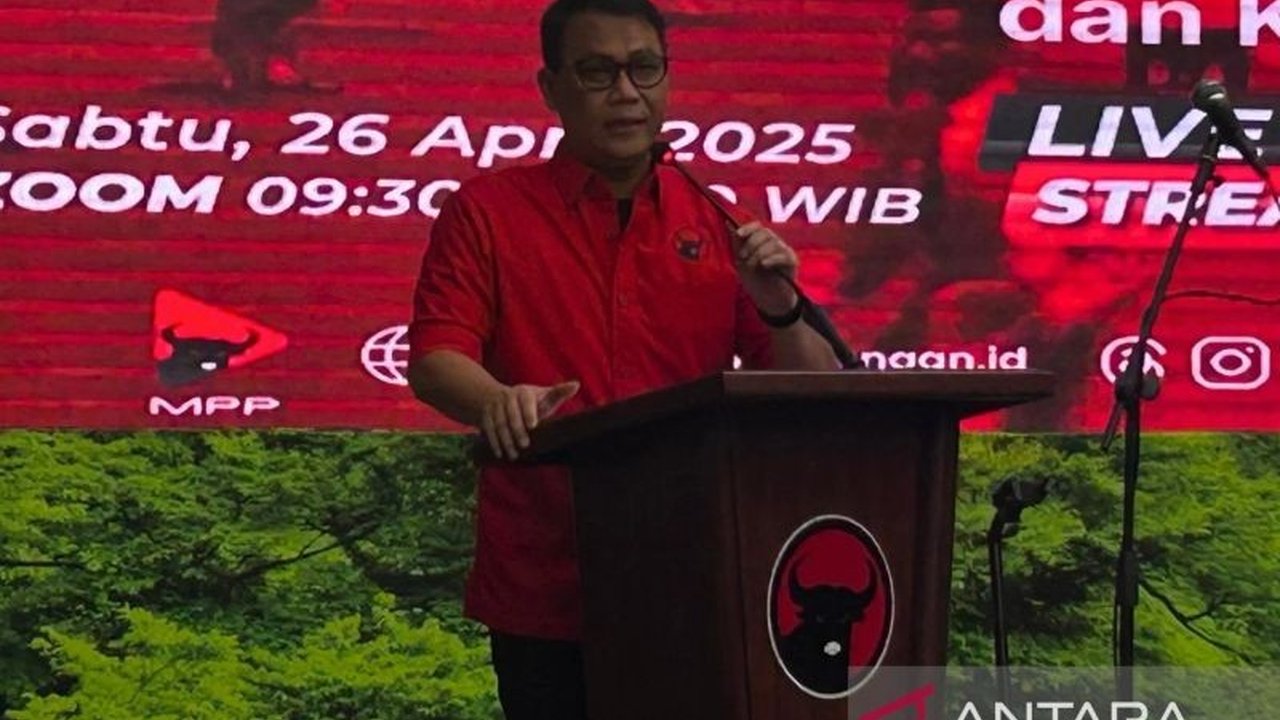 Ketua Umum PDIP Megawati Soekarnoputri mengusulkan Konferensi Asia Afrika (KAA) Jilid II untuk membahas kemerdekaan Palestina dan isu-isu global, sebagai aktualisasi politik luar negeri Indonesia yang bebas aktif.