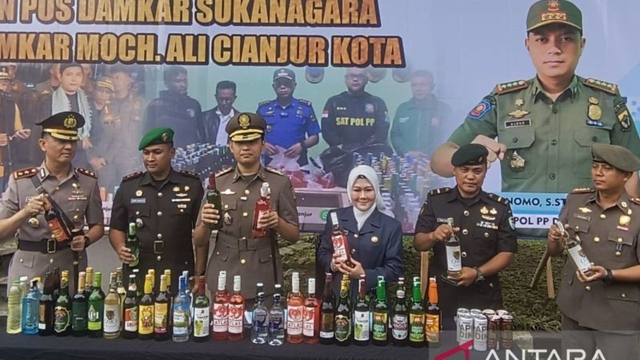 Ribuan Botol Miras Dimusnahkan Pemkab Cianjur, Bupati: Tindak Tegas Penjual!