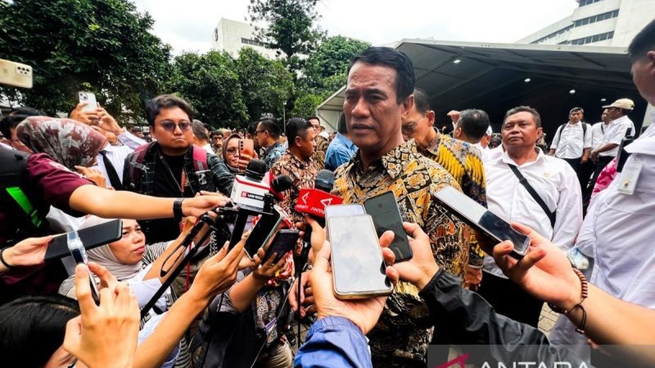 Mentan Andi Amran Sulaiman tekankan peran vital 37 ribu Penyuluh Pertanian Lapangan (PPL) dalam mencapai swasembada pangan nasional, sejalan dengan target Presiden.