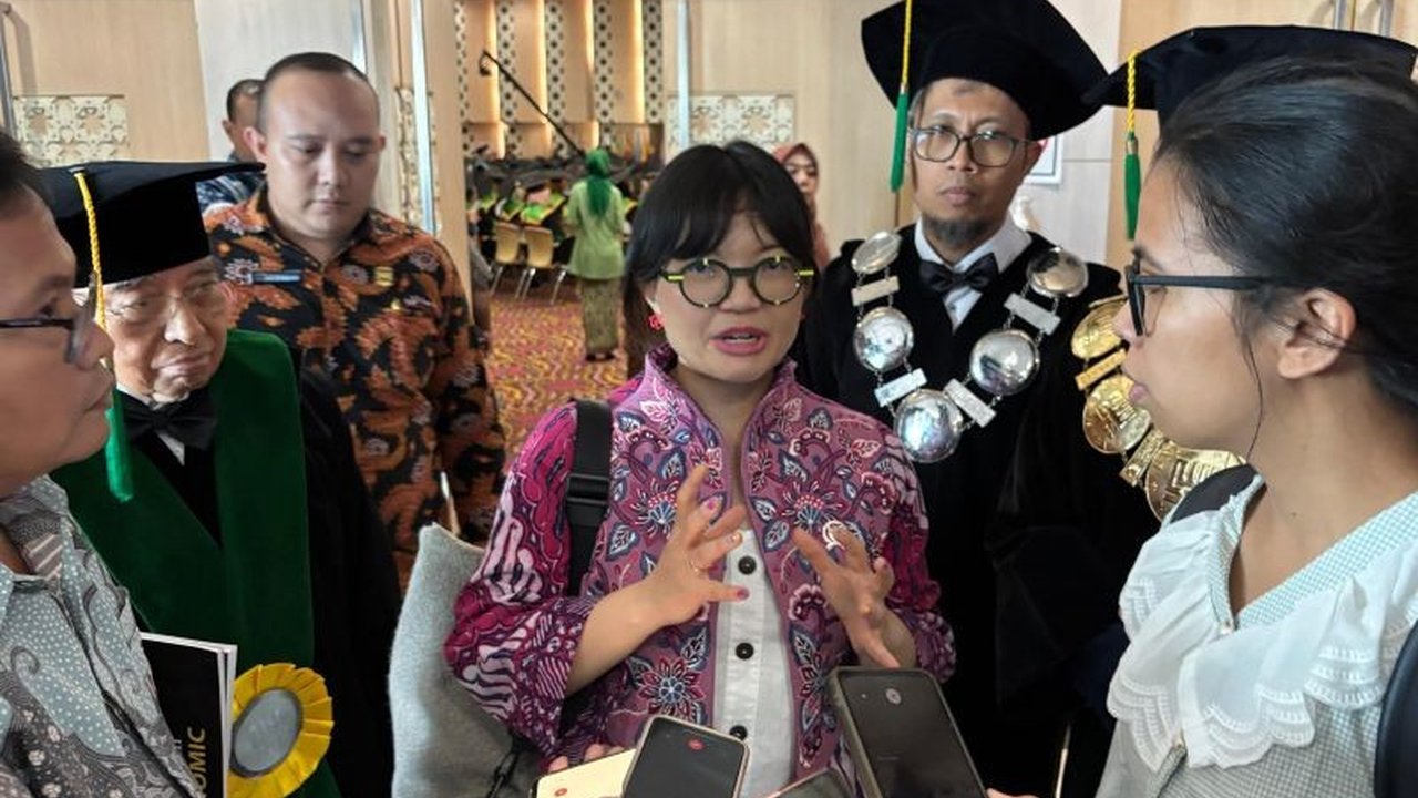 Wakil Menteri Pendidikan, Kebudayaan, Riset, dan Teknologi (Wamendikbudristek) menekankan pentingnya literasi AI untuk menginterpretasi hasil dan mencegah ketergantungan pada kecerdasan buatan.