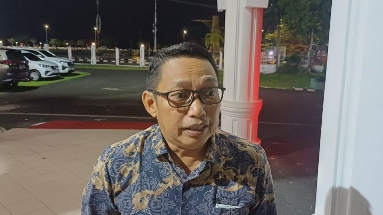 Pemerintah Provinsi Kepri mengalihkan pembangunan Sekolah Rakyat dari Tanjungpinang ke Bintan untuk pemerataan, dengan total tiga sekolah ditargetkan di Kepri dan didanai penuh APBN.