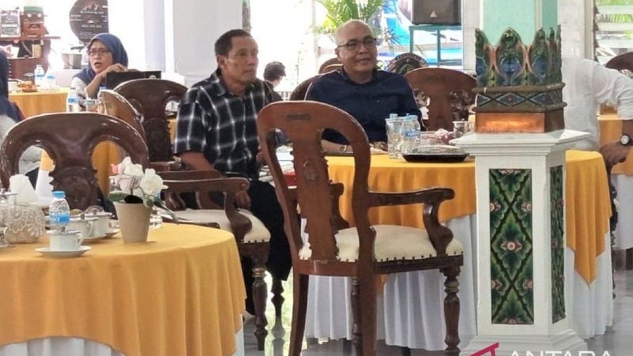 LKBN ANTARA secara resmi mendukung program beasiswa kakak asuh KAUJE untuk membantu mahasiswa Universitas Jember kurang mampu menyelesaikan studi tepat waktu dan berprestasi.