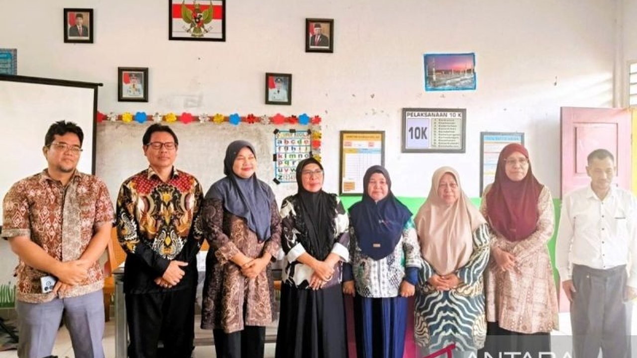 Kementerian Agama (Kemenag) berkomitmen tingkatkan kualitas pendidikan madrasah di Minahasa Tenggara, Sulawesi Utara, melalui penguatan profesionalisme guru dengan pelatihan teknologi dan pengembangan karakter.