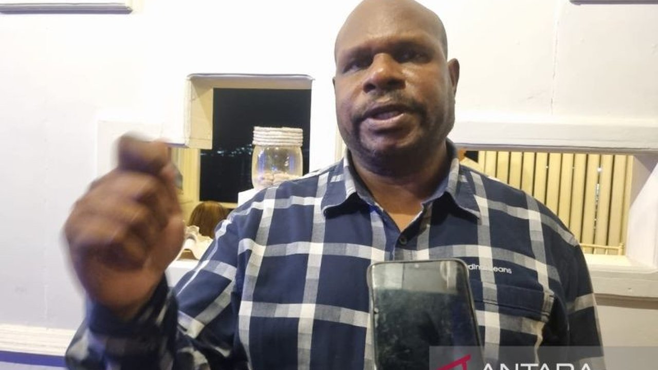 Yayasan Pemberdayaan Masyarakat Amungme dan Kamoro (YPMAK) membuka beasiswa jalur prestasi bagi pelajar berprestasi asal Mimika yang diterima di Perguruan Tinggi Negeri, dengan benefit lebih besar dibanding beasiswa umum.