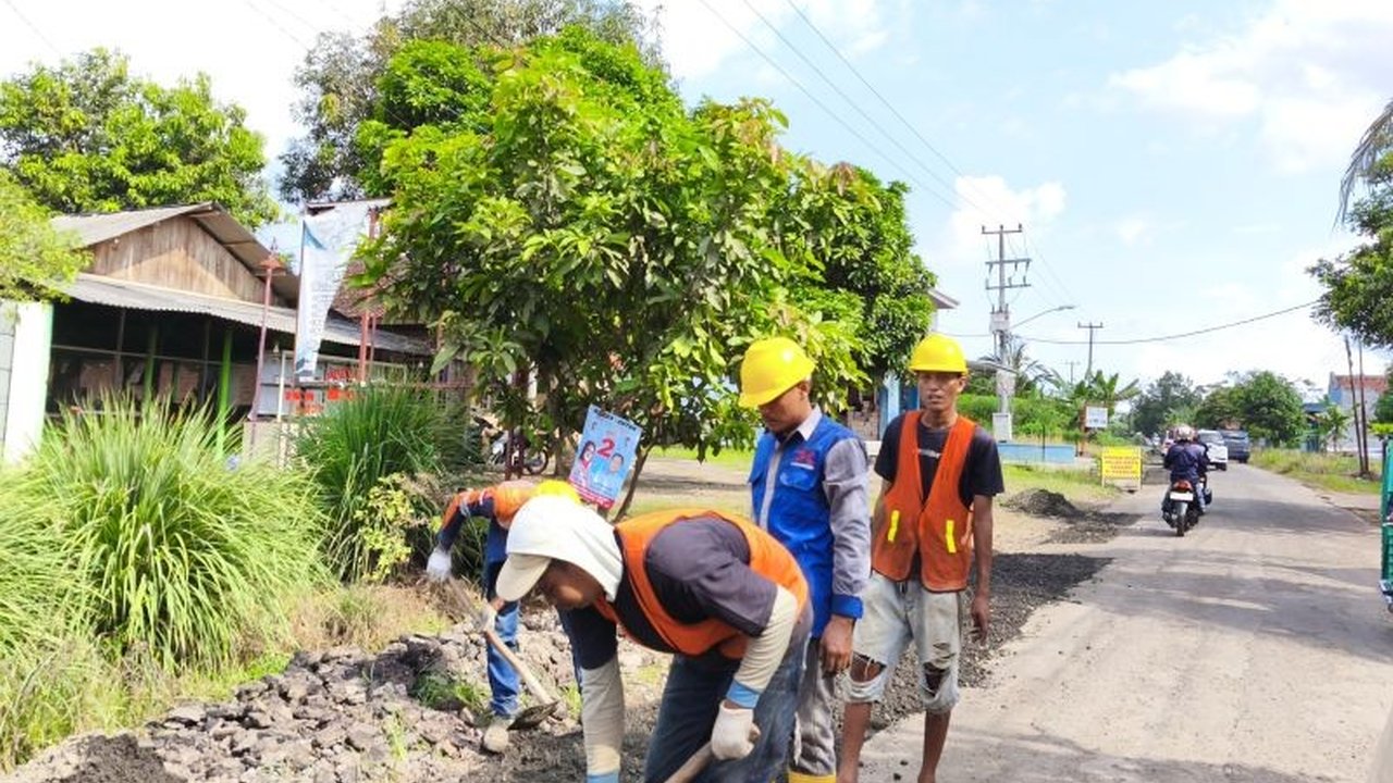 Pemerintah Provinsi Lampung alokasikan Rp5 miliar untuk rehabilitasi jalan Gedong Tataan-Kedondong sepanjang 1,3 km di Pesawaran guna menunjang akses pertanian dan ketahanan pangan nasional.