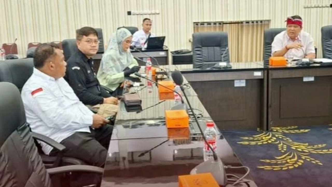 KPU Karawang telah mengembalikan sisa anggaran Pilkada 2024 sebesar Rp1,19 miliar ke Pemda Karawang, hasil dari efisiensi dan kegiatan yang tidak terlaksana.