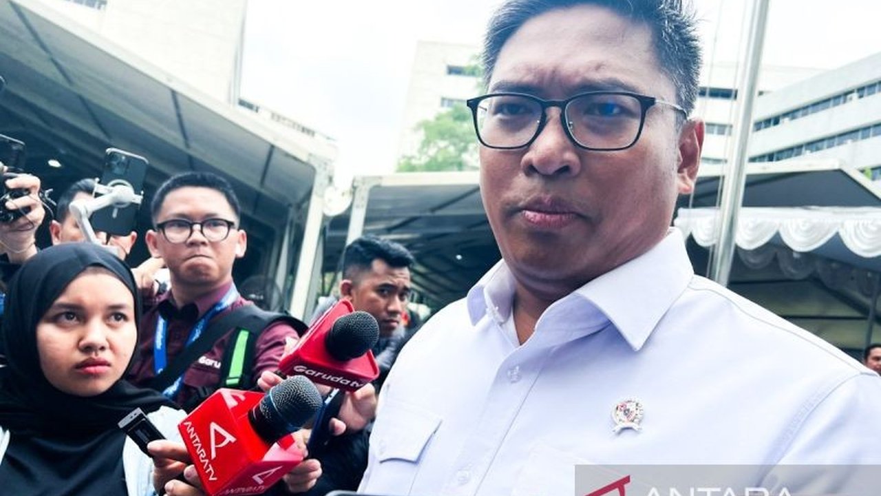 Wakil Menteri Pertanian (Wamentan) mengapresiasi sinergi Babinsa dan PPL dalam meningkatkan serapan gabah petani, sekaligus membantah tuduhan pungli dan fitnah yang beredar.