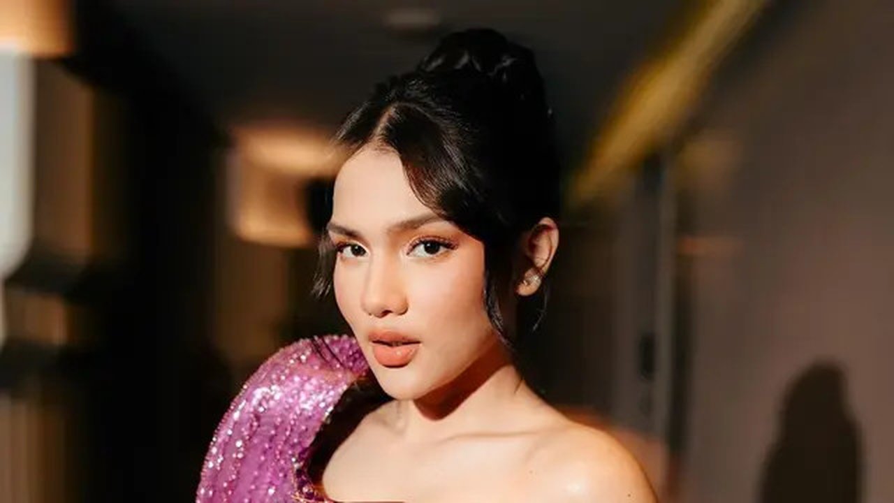 Beberapa hari lalu, Davina Karamoy bikin geger jagat maya gara-gara curhat soal orang ketiga. Curhat ini diunggah di Instagram dan jadi omongan netizen. (Foto: Dok. Instagram @davinaakaram