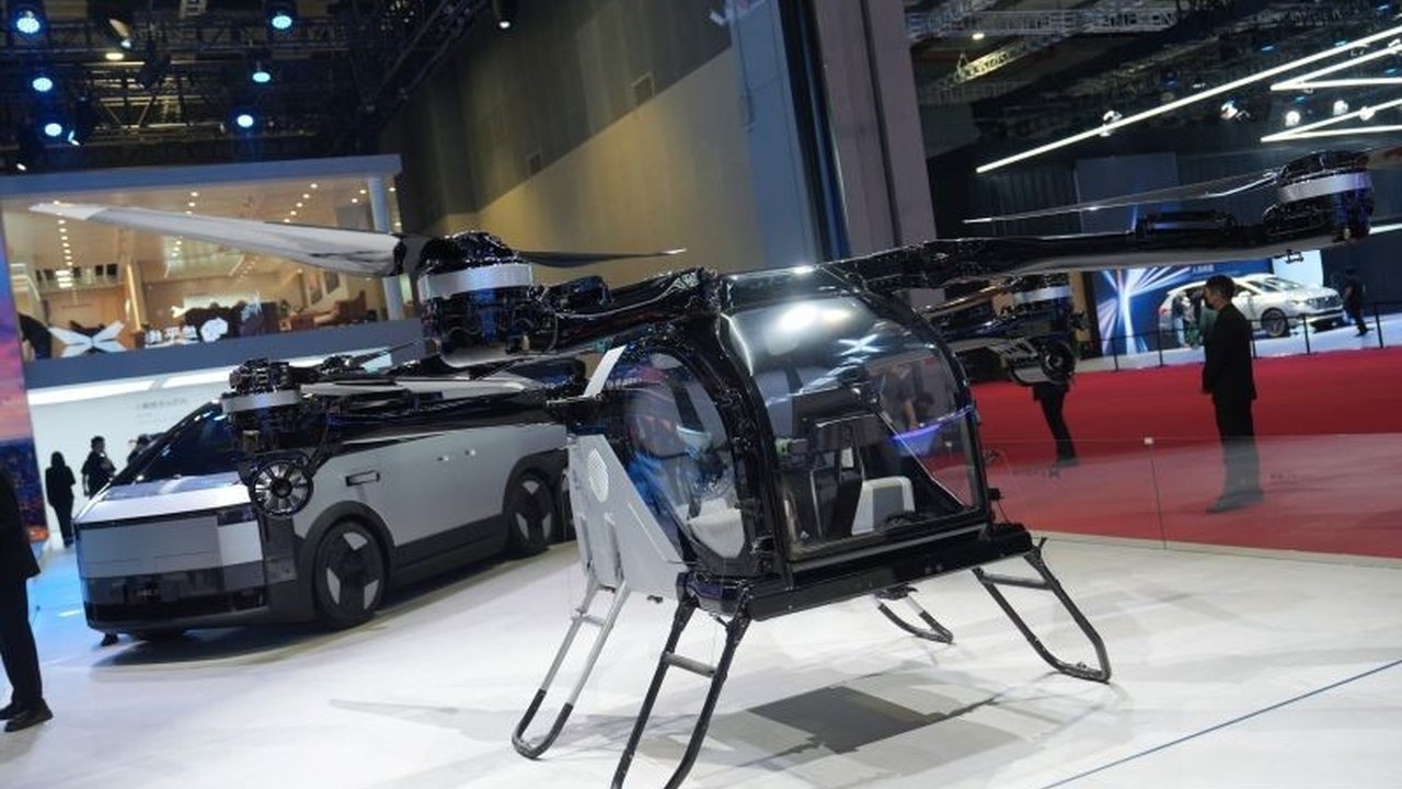 Xpeng, di Shanghai Auto Show 2025, luncurkan inovasi AI, termasuk baterai 5C Supercharging dan chip Turing, yang mendefinisikan ulang mobilitas cerdas.