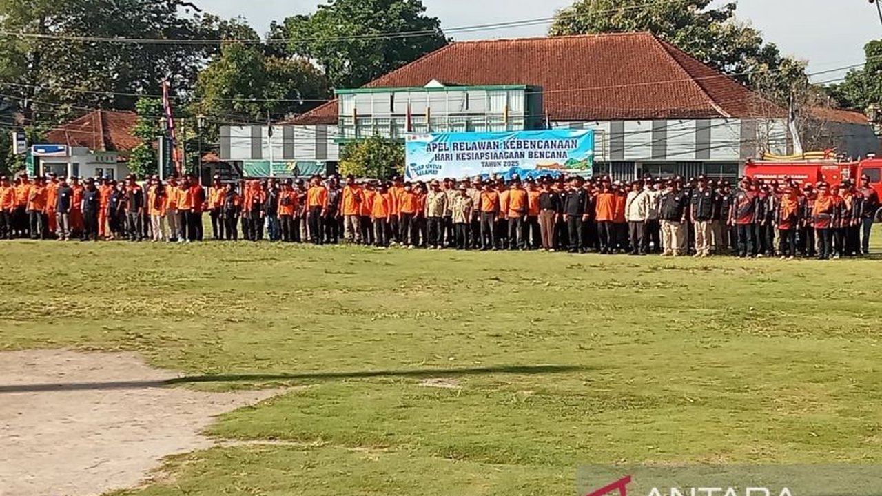 BPBD Bantul menggelar apel relawan kebencanaan dalam rangka Hari Kesiapsiagaan Bencana 2025 untuk meningkatkan kesiapsiagaan menghadapi 11 potensi bencana di wilayah tersebut.
