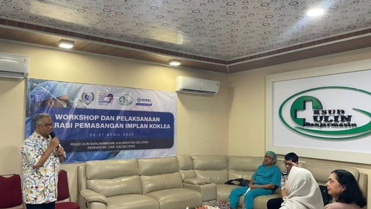 RSUD Ulin Banjarmasin berkolaborasi dengan PT Nobel mengembangkan operasi implan koklea, memberikan harapan baru bagi penderita gangguan pendengaran berat di Kalimantan Selatan.