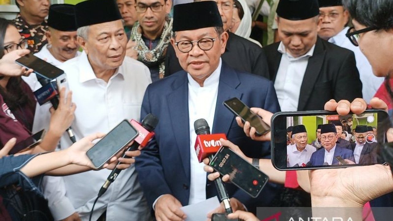 Gubernur DKI Jakarta, Pramono Anung, mengusulkan perluasan program KJMU hingga jenjang S3 untuk meningkatkan peluang kerja dan taraf hidup masyarakat.