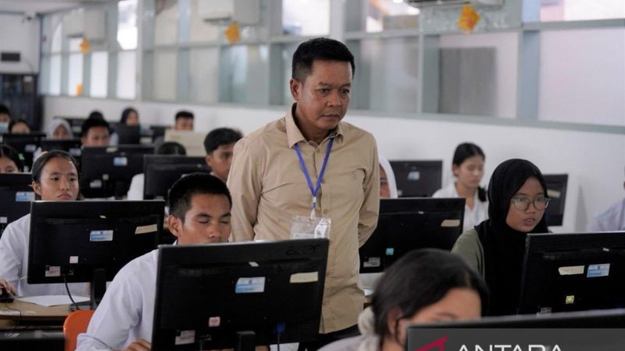 Universitas Sumatera Utara (USU) menindak tegas peserta UTBK-SNBT 2025 yang curang dengan ancaman sanksi hukum, setelah tujuh joki diamankan di Medan.