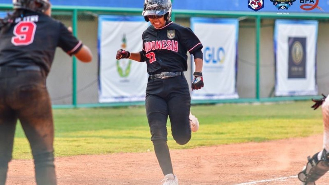 Timnas bisbol putri Indonesia berhasil meraih kemenangan dramatis atas India dengan skor 5-3 di babak super round Piala Asia Bisbol Putri 2025 di Bangkok, Thailand, mengamankan modal penting jelang laga selanjutnya.