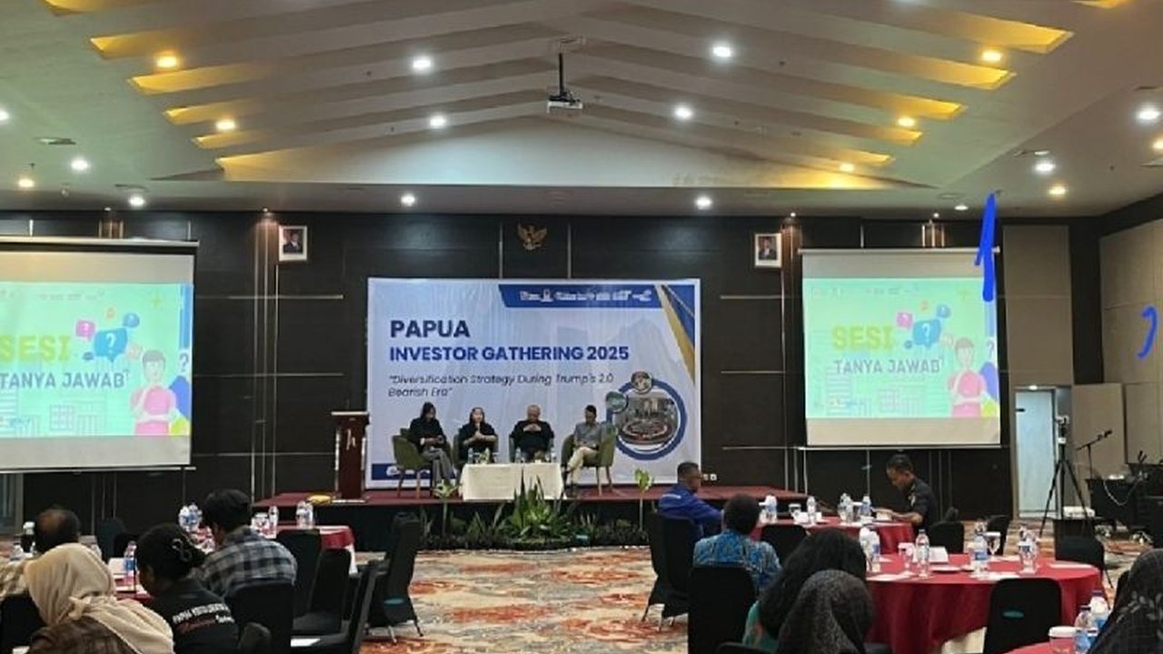 Bursa Efek Indonesia (BEI) Papua mendorong diversifikasi investasi sebagai strategi kunci keberlanjutan investasi di tengah tantangan ekonomi global, dengan jumlah investor meningkat 15 persen hingga Maret 2025.