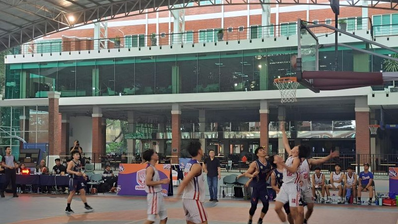 Tim basket SMA Jubilee Jakarta dan SMA BPK Penabur Cirebon akan mewakili Indonesia di kompetisi bola basket se-Asia Pasifik di Singapura pada Juni 2025 setelah menjuarai High School Basketball Championship.