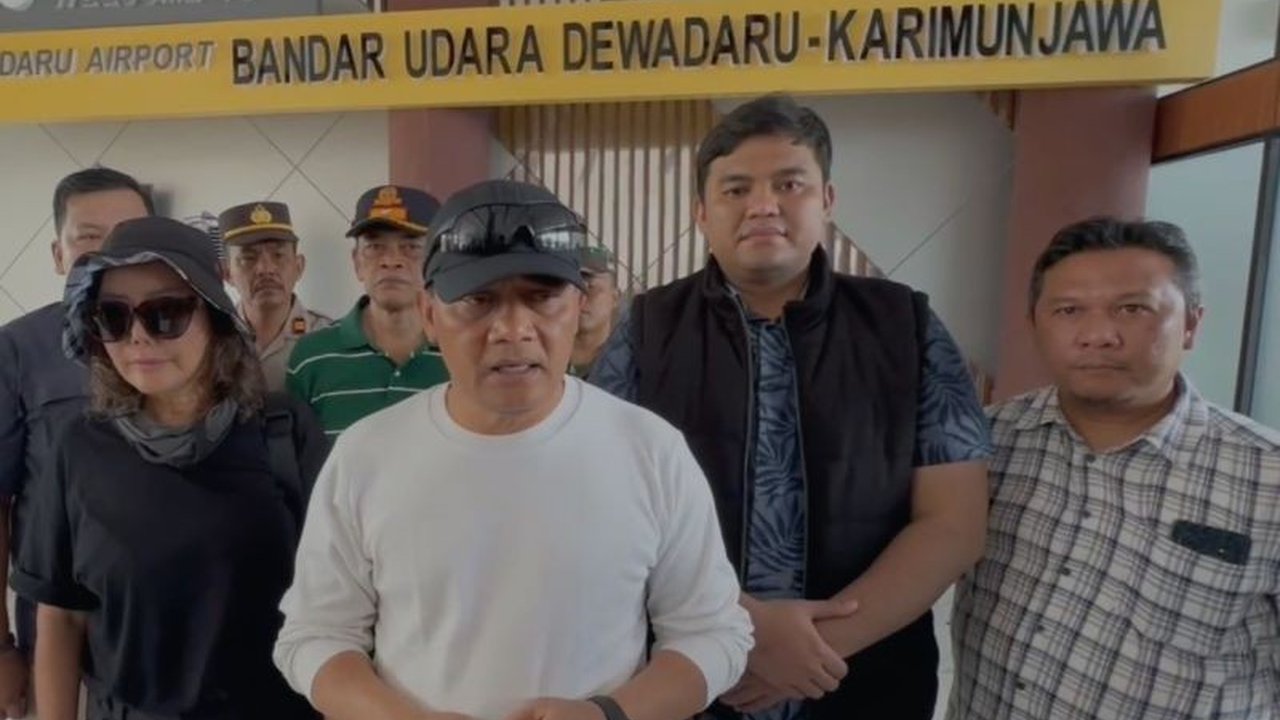 Pemprov Jateng membuka penerbangan perintis Semarang-Karimunjawa untuk mendukung event internasional Karimunjawa International Skydiving and Adventure (KISA) 2025 dan mendongkrak pariwisata.