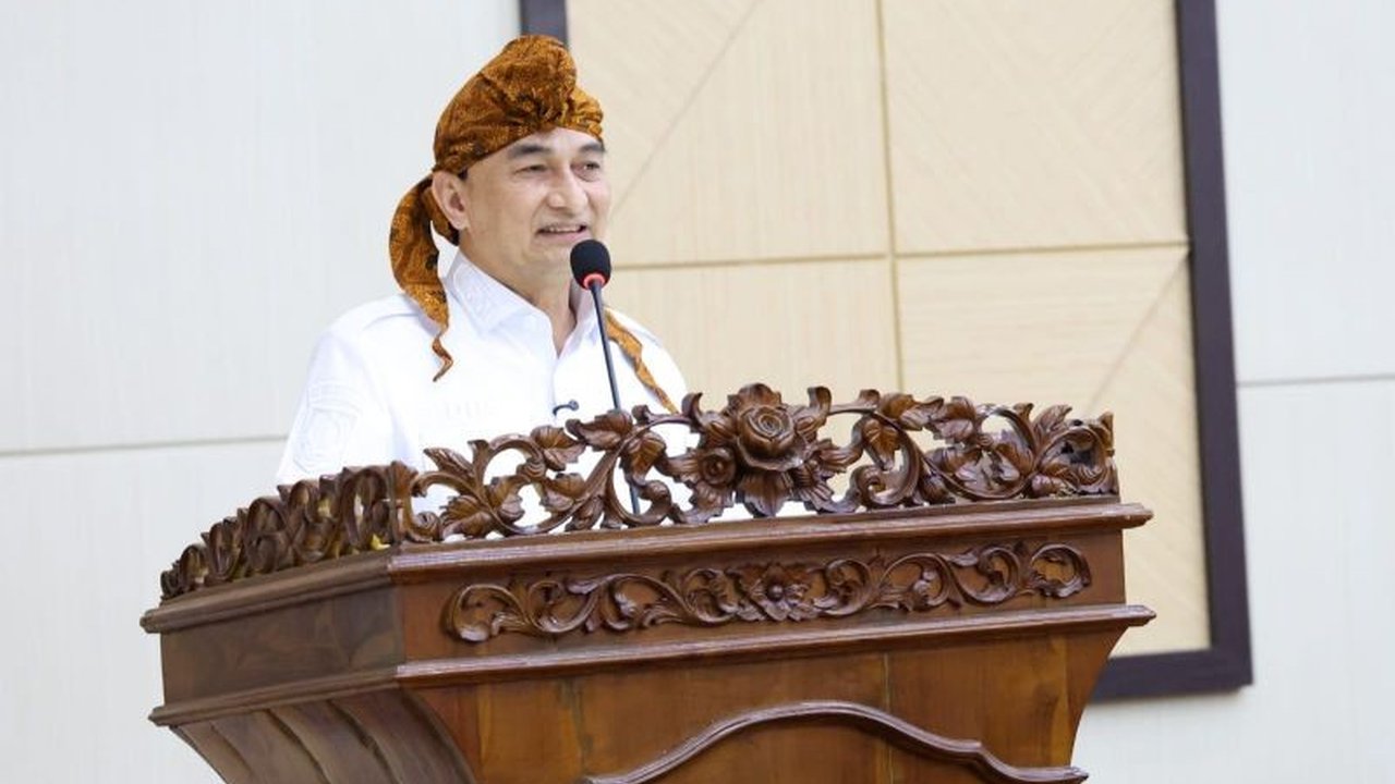 Wagub Banten tekankan pentingnya peningkatan layanan publik dan investasi di Cilegon dalam rangka mendorong pertumbuhan ekonomi daerah di Hari Jadi Kota Cilegon ke-26.