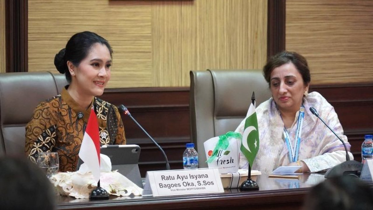 Delegasi Pakistan mengunjungi Indonesia untuk mempelajari strategi sukses program Keluarga Berencana (KB), khususnya peran penting tokoh agama dalam mendorong partisipasi masyarakat.