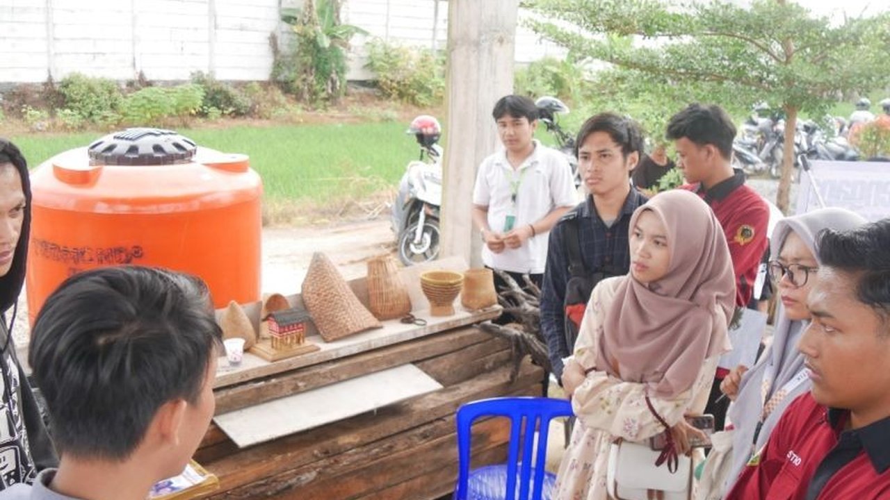 Kanopi Hijau Indonesia dan AMAN Bengkulu meluncurkan Sekolah Energi Bersih jilid 3 untuk mendukung transisi energi terbarukan dan memberdayakan komunitas adat di Bengkulu.