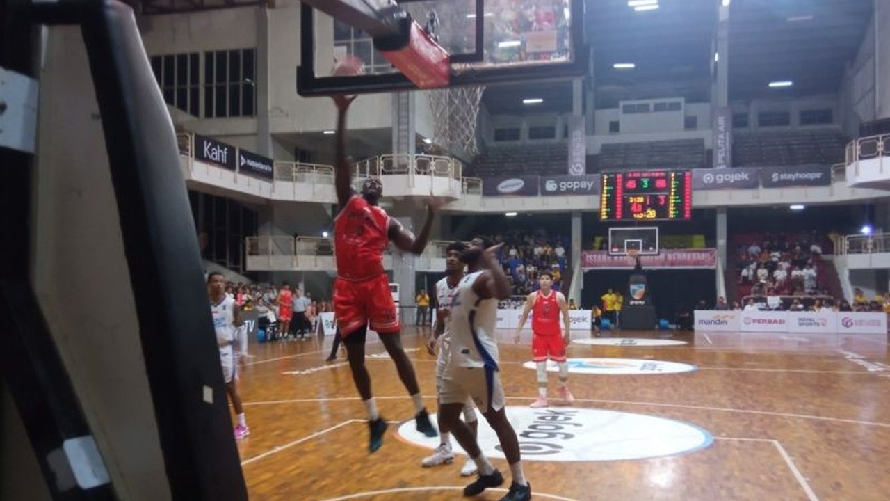 Rajawali Medan Takluk Telak dari Satria Muda Pertamina: 66-98