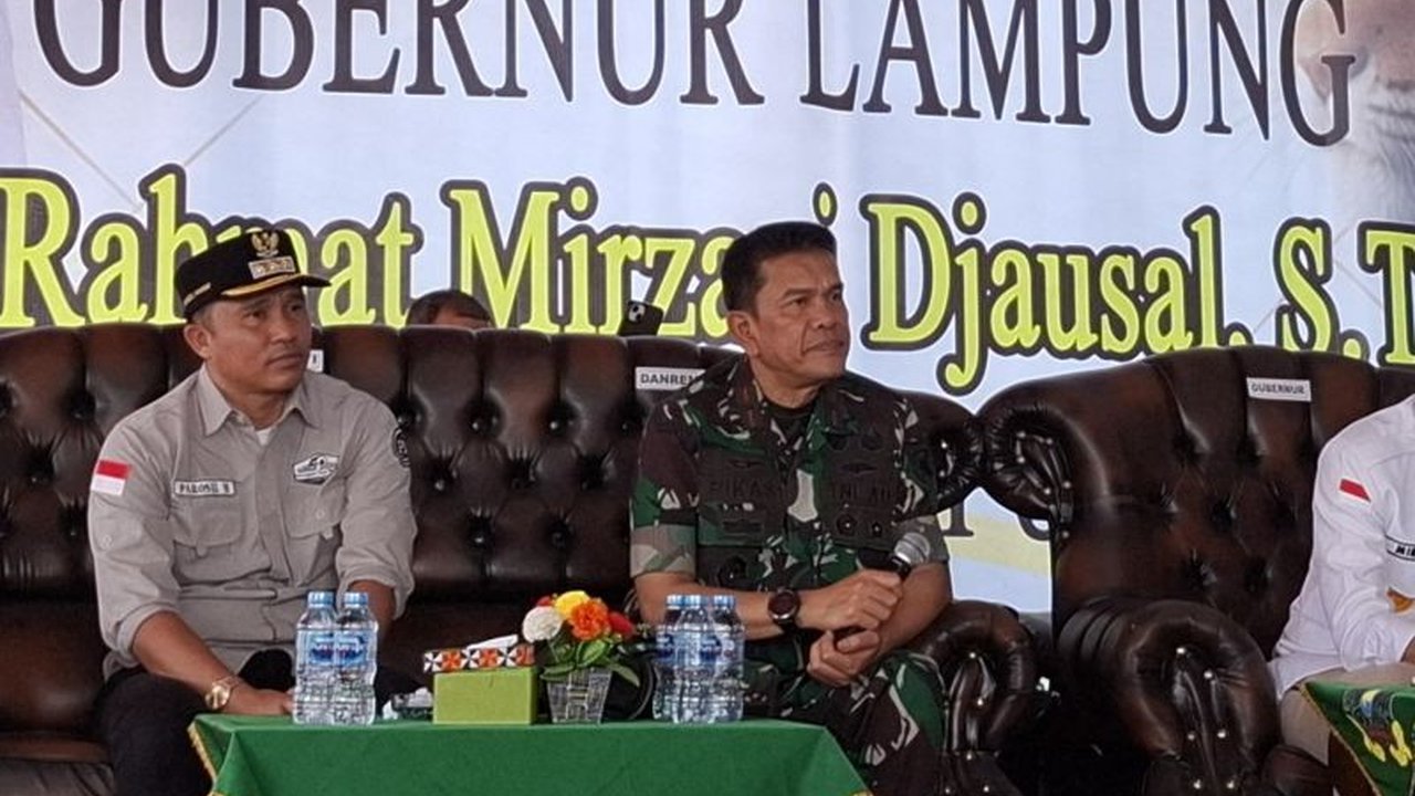 Danrem 043/Gatam mengajak masyarakat Lampung Barat aktif mengatasi konflik satwa liar dengan manusia di TNBBS, khususnya di Kecamatan Suoh, yang disebabkan perambahan hutan sekitar 7.000 hektar.