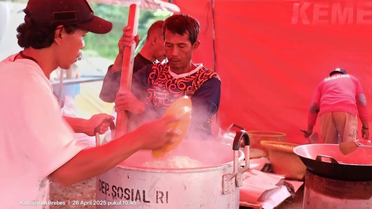 Kemensos Dirikan Dapur Umum untuk 592 Jiwa Pengungsi Tanah Bergerak di Brebes