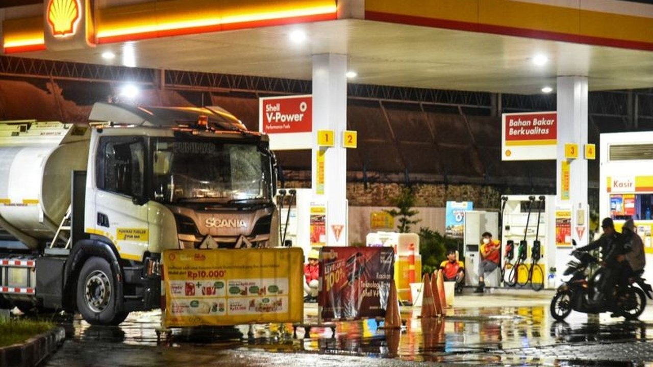Harga BBM di SPBU Pertamina, Shell, Vivo, dan BP terpantau stabil di akhir April 2025, meskipun sebelumnya Vivo sempat menurunkan harga Revvo 90.