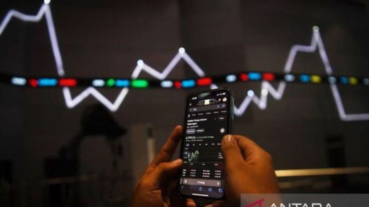 Indeks Harga Saham Gabungan (IHSG) dibuka menguat pada Senin pagi, menunjukkan optimisme di pasar saham Indonesia.