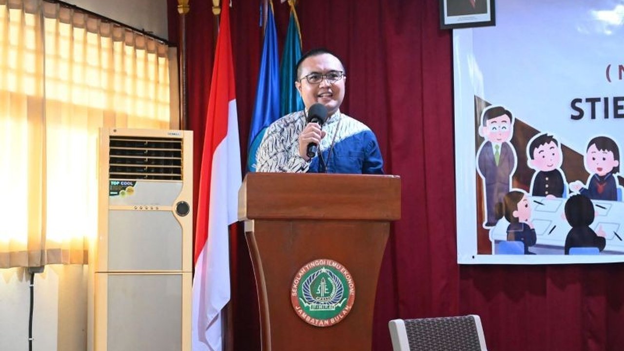 OJK Papua berkolaborasi dengan pemerintah daerah untuk meningkatkan literasi keuangan mahasiswa di Mimika, Papua Tengah, guna mendukung program pemerintah dan mencegah kerugian akibat praktik keuangan ilegal.